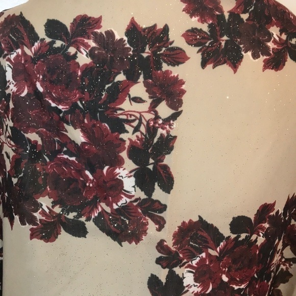 TAN FLORAL SCARF ✨✨✨ - Picture 3 of 5